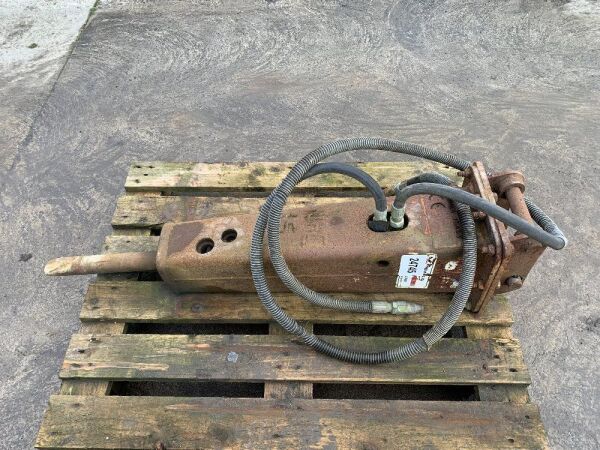 UNRESERVED Socomec DMS95 Hydraulic Breaker c/w Hoses & Chisel