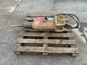 UNRESERVED Hammer Hydraulic Breaker c/w Hoses & Chisel