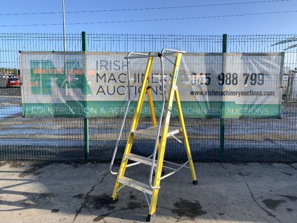 UNRESERVED Clow 3 Step Yellow Fibreglass Ladder