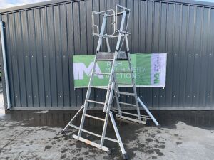 UNRESERVED Youngman 4 to 6 Step Extendable Podium Ladder